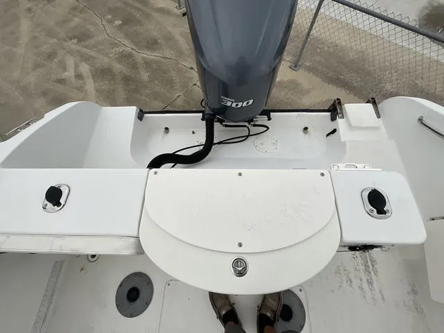 Slide: The Image of Seaswirl 2301 CC Striper 2005 - 15