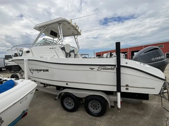 Slide: The Image of Seaswirl 2301 CC Striper 2005 - 5