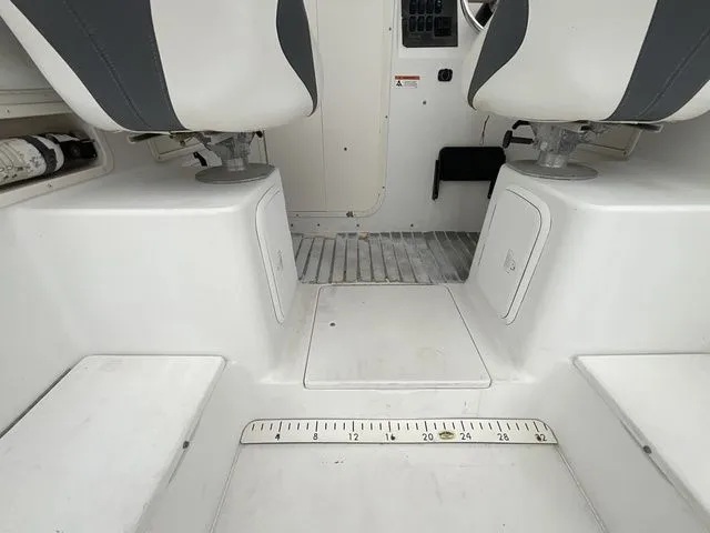 Slide: The Image of Seaswirl 2301 CC Striper 2005 - 9