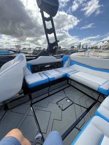 Slide: The Image of Supreme S220 2026 - 8