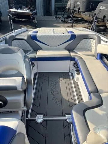 Slide: The Image of Tigé RZ2 2016 - 4