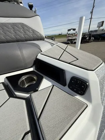 Slide: The Image of Centurion Ri245 2026 - 8