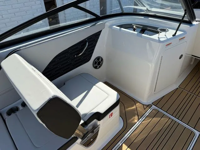 Slide: The Image of Sea Ray SPX 210 Outboard 2026 - 10