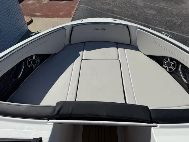 Slide: The Image of Sea Ray SPX 210 Outboard 2026 - 13