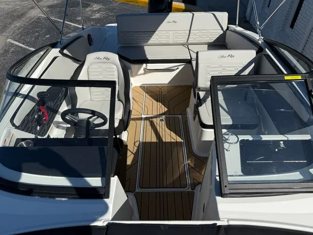 Slide: The Image of Sea Ray SPX 210 Outboard 2026 - 15