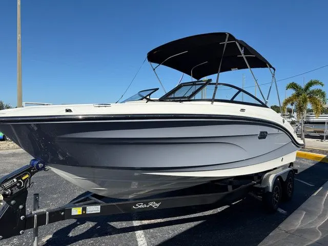 Slide: The Image of Sea Ray SPX 210 Outboard 2026 - 6