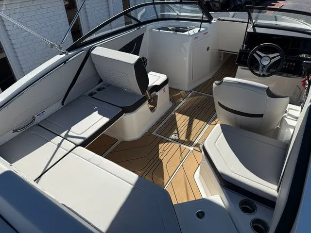 Slide: The Image of Sea Ray SPX 210 Outboard 2026 - 9