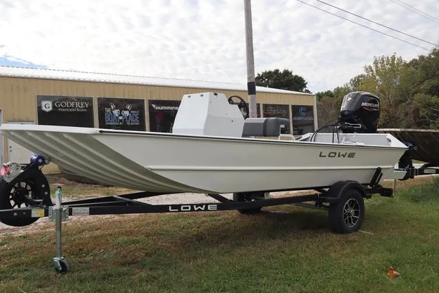 Slide: The Image of Lowe Roughneck 1760 Pathfinder 2026 - 1