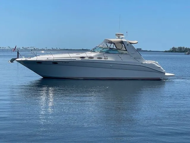 The Image of Sea Ray Sundancer 370 1998 - 0