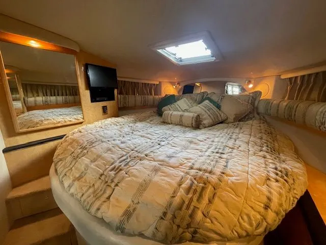 Slide: The Image of Sea Ray Sundancer 370 1998 - 31