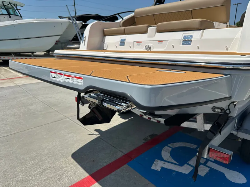 Slide: The Image of Bayliner D22I 2025 - 10