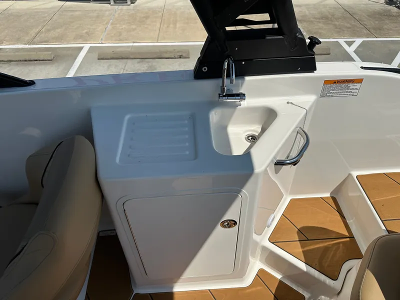 Slide: The Image of Bayliner D22I 2025 - 14