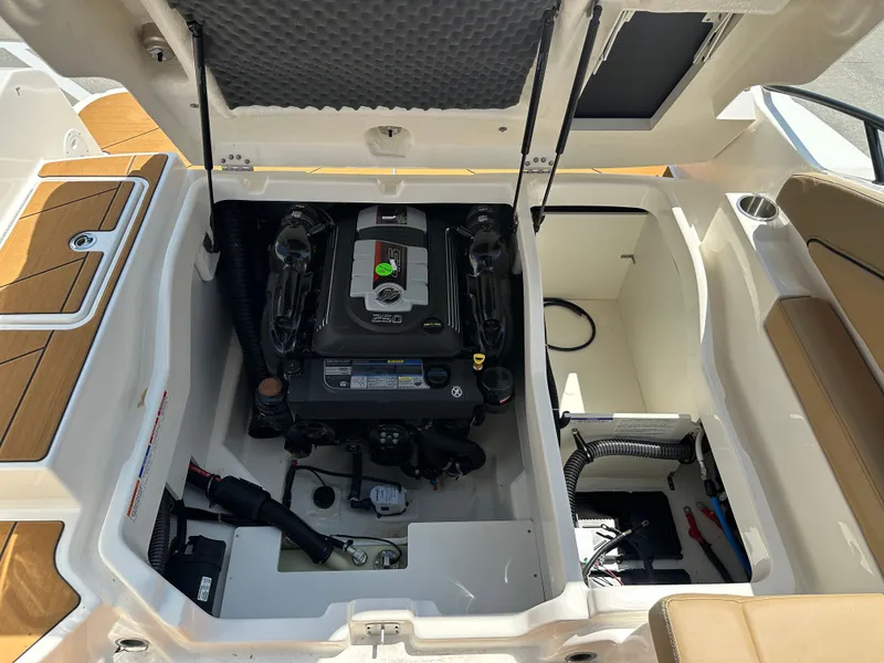 Slide: The Image of Bayliner D22I 2025 - 16