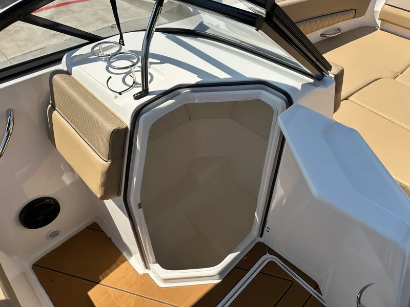 Slide: The Image of Bayliner D22I 2025 - 19