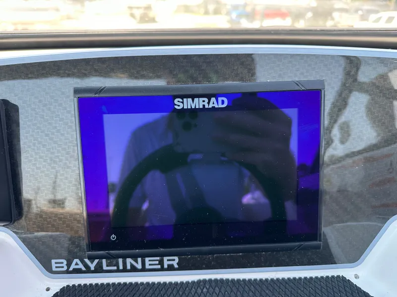 Slide: The Image of Bayliner D22I 2025 - 23