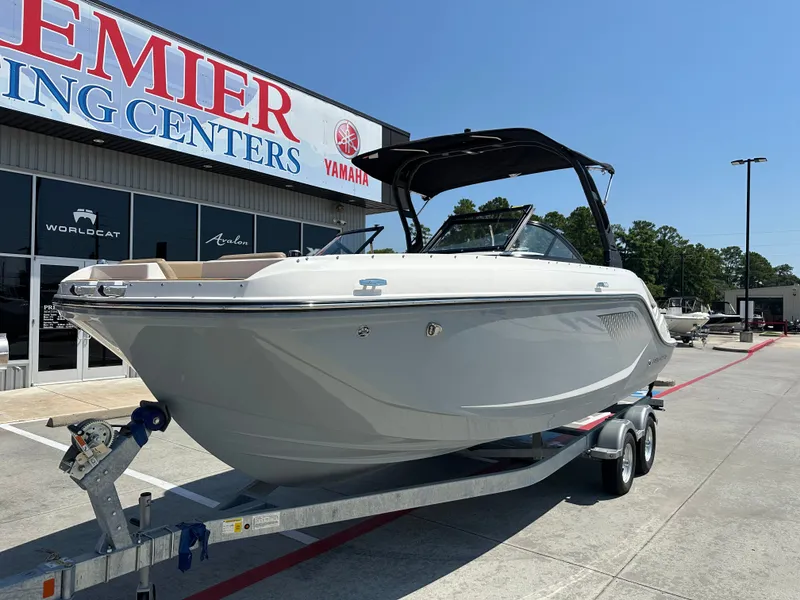 Slide: The Image of Bayliner D22I 2025 - 5