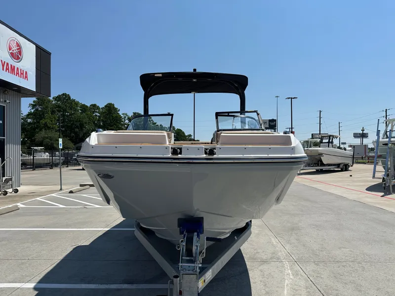 Slide: The Image of Bayliner D22I 2025 - 6