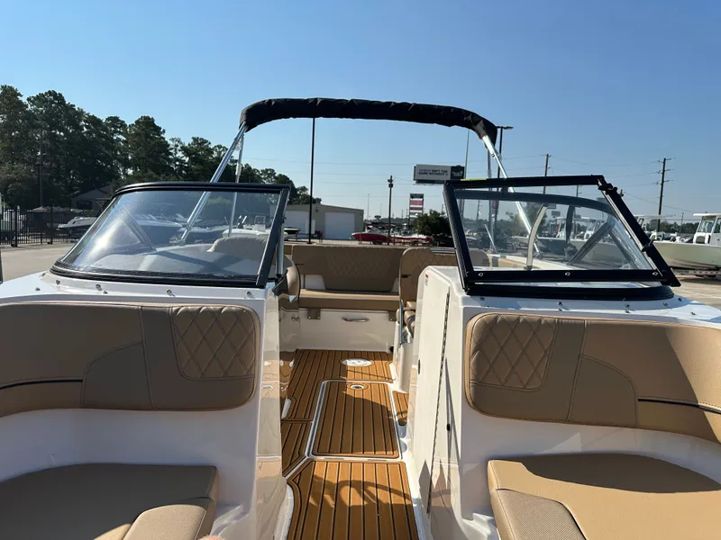 Slide: The Image of Bayliner VR6 2025 - 20