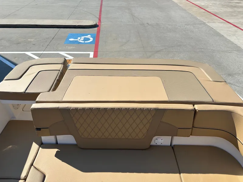 Slide: The Image of Bayliner VR6 2025 - 28