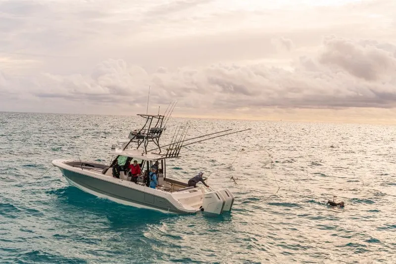 Slide: The Image of 2023-Boston-Whaler-360-Outrage-MarineMax - 147