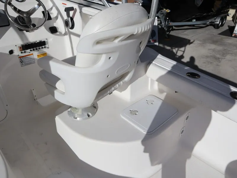 Slide: The Image of Sea Fox 216 Walkaround 2014 - 10