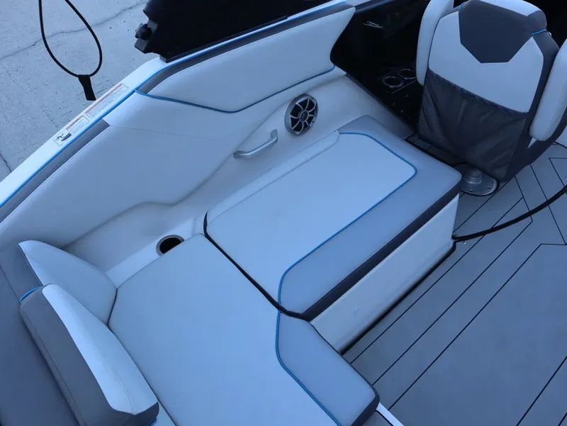 Slide: The Image of Yamaha 252XE 2021 - 11