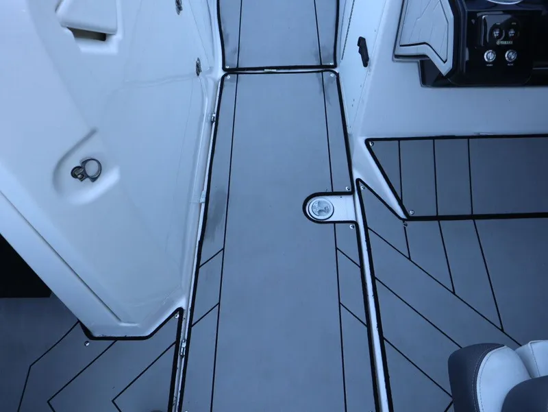 Slide: The Image of Yamaha 252XE 2021 - 17