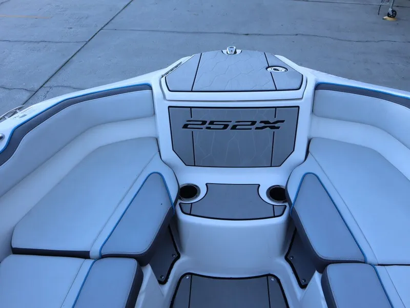 Slide: The Image of Yamaha 252XE 2021 - 20