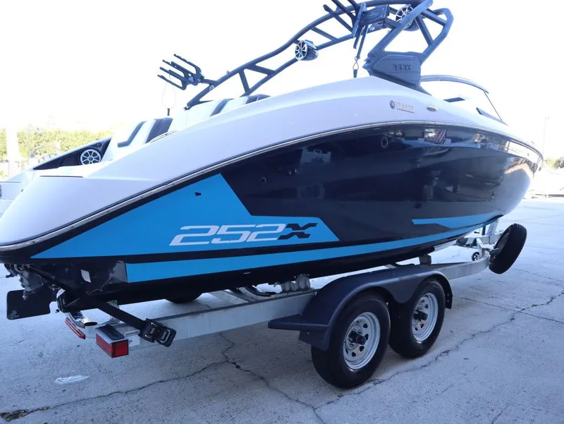 Slide: The Image of Yamaha 252XE 2021 - 3