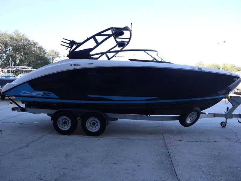 Slide: The Image of Yamaha 252XE 2021 - 4