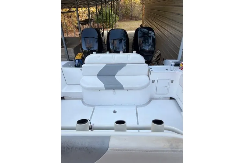 Slide: The Image of 2006 Fountain 38 Tournament Edition boat with seating and outboard motors. - 15