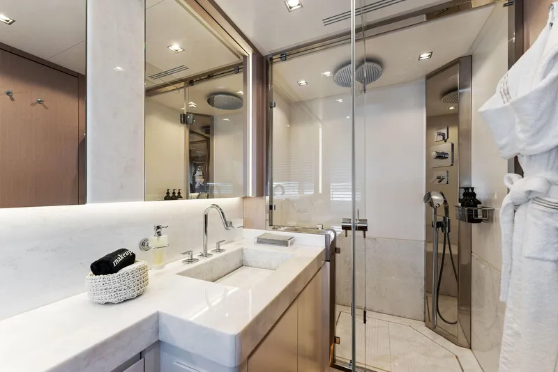 Slide: The Image of Mangusta 33M Gransport 2020 - 52