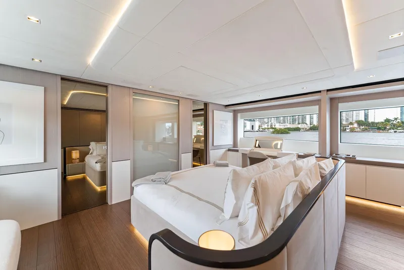 Slide: The Image of Mangusta 33M Gransport 2020 - 54
