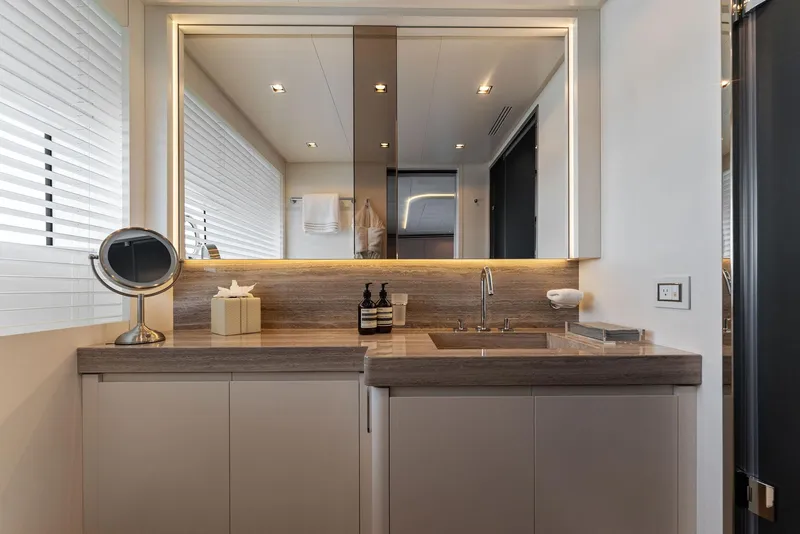 Slide: The Image of Mangusta 33M Gransport 2020 - 59