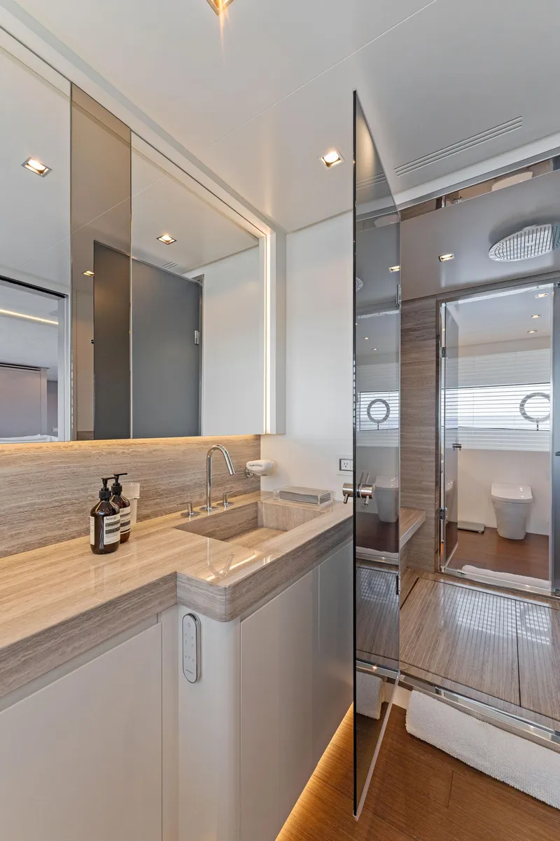 Slide: The Image of Mangusta 33M Gransport 2020 - 60