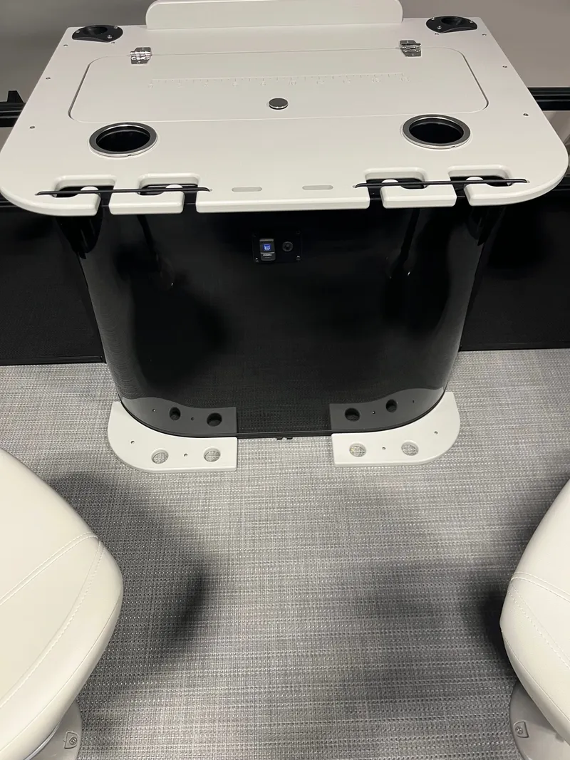 Slide: The Image of Interior view of the 2026 Sylvan R-20 PARTY FISH boat. - 7