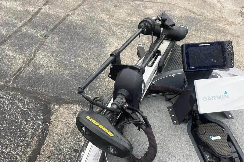 Slide: The Image of 2010 Ranger Z520 Comanche boat with Garmin and Humminbird electronics on deck. - 10