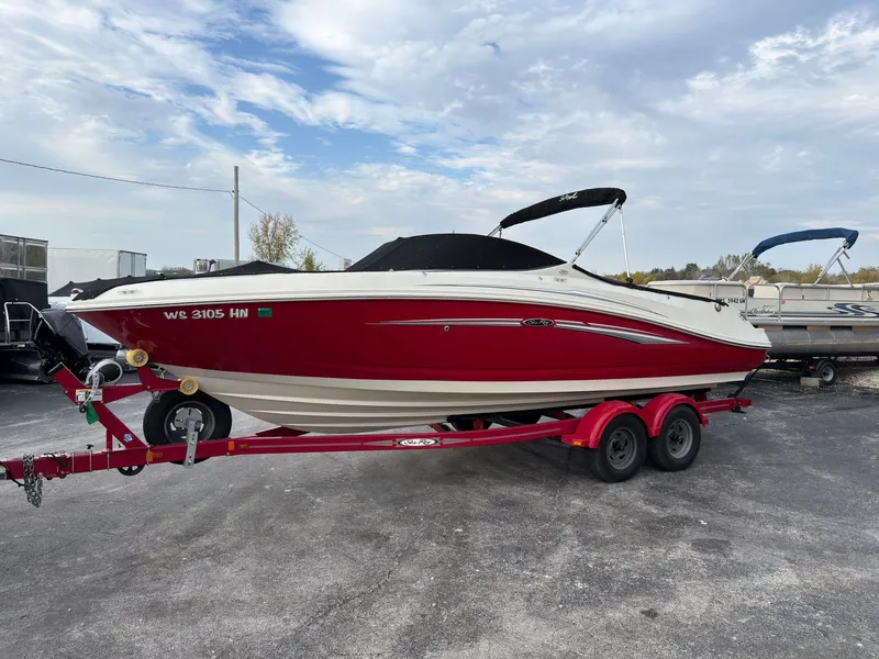 The Image of Sea Ray 230 Select 2008 - 0