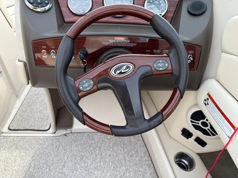 Slide: The Image of Sea Ray 230 Select 2008 - 15