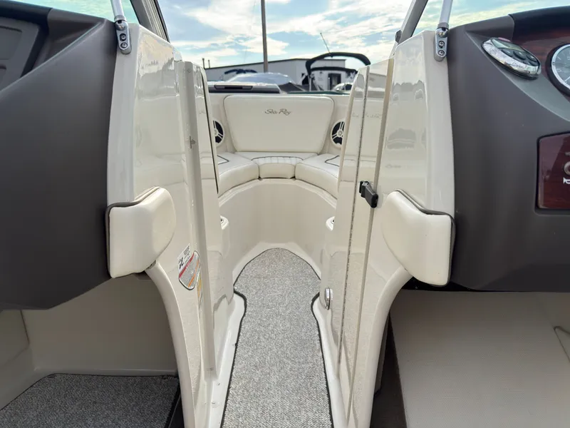 Slide: The Image of Sea Ray 230 Select 2008 - 22