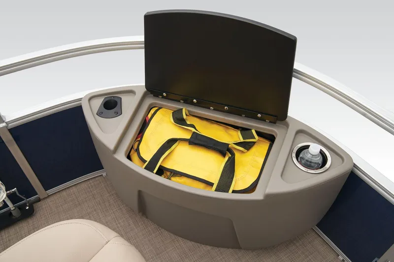 Slide: The Image of Manufacturer Provided Image: Sun Tracker Fishin' Barge 20 DLX - 10