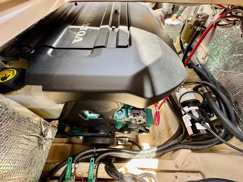 Slide: The Image of Cutwater C26 2015 - 50