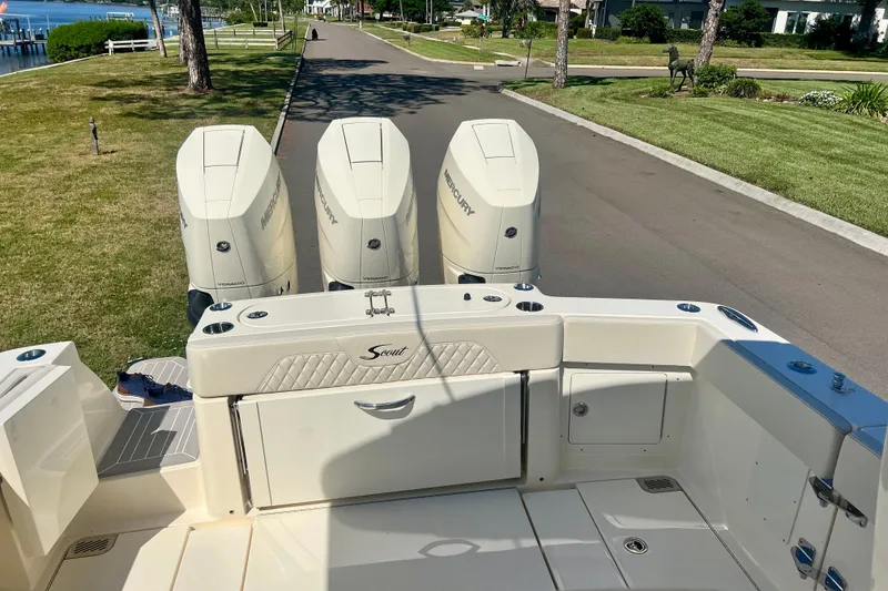 Slide: The Image of 2025 Scout 357 LXF cabin interior with modern design and compact amenities. - 20