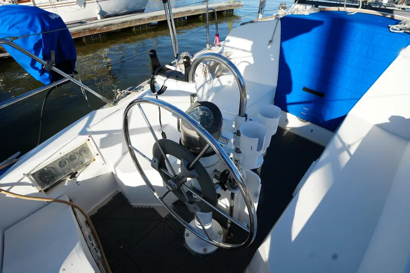 Slide: The Image of Cockpit of a 1989 Catalina 30 Tall Rig Mark II yacht. - 6