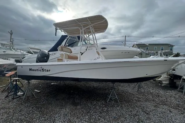 The Image of NauticStar 227 XTS 2023 - undefined