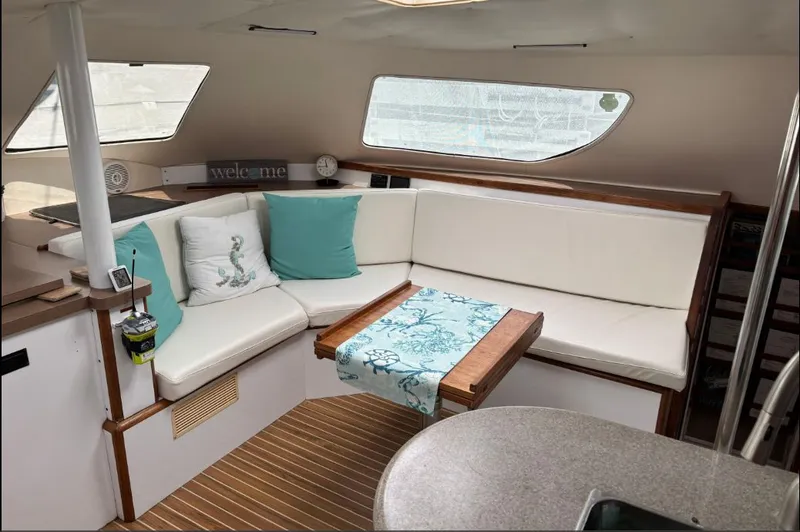 Slide: The Image of Manta 40' 1999 - 28