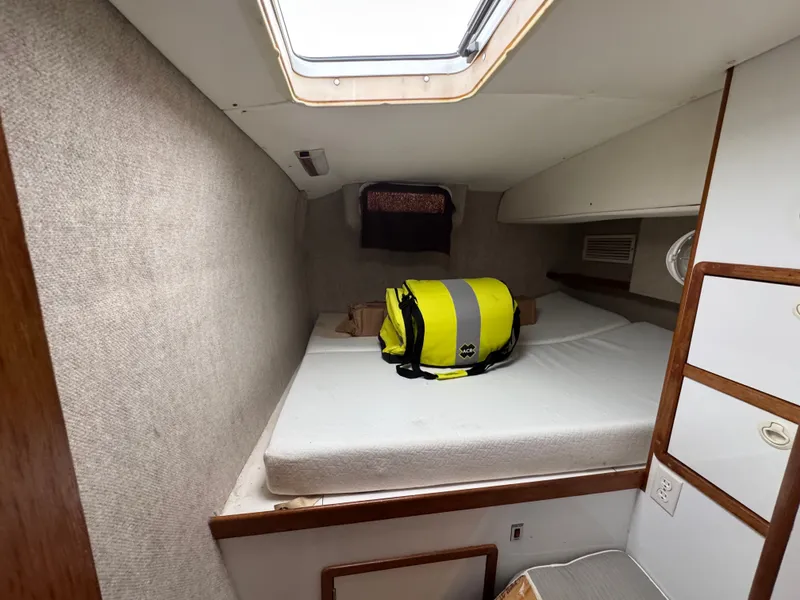 Slide: The Image of Manta 40' 1999 - 37