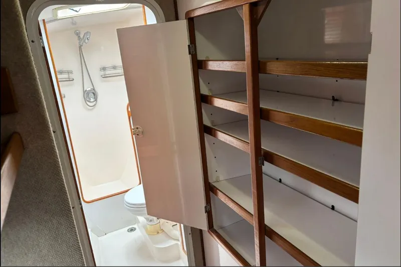 Slide: The Image of Manta 40' 1999 - 46