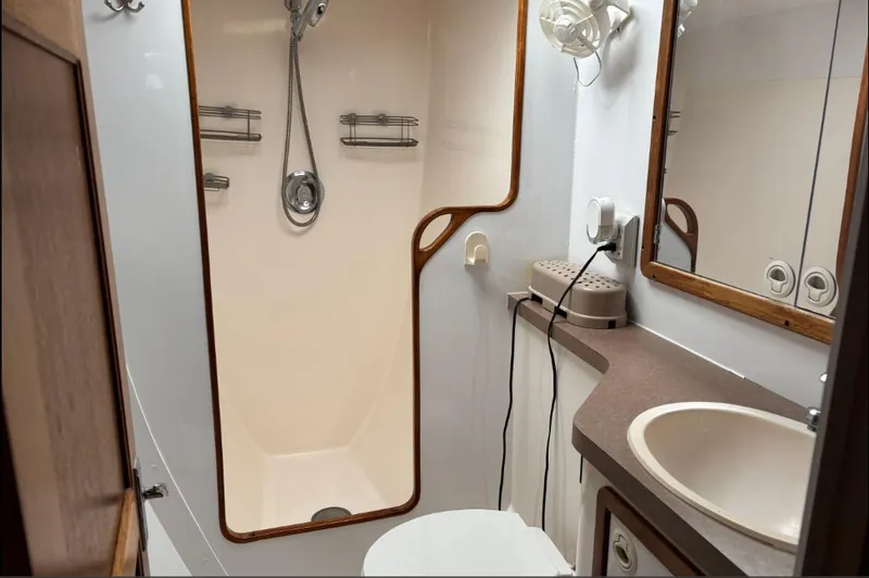 Slide: The Image of Manta 40' 1999 - 49