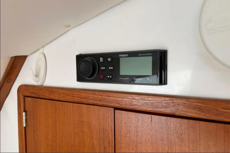 Slide: The Image of Manta 40' 1999 - 57